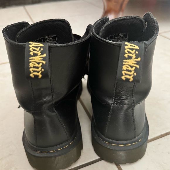 Dr. Martens black 1460 leather boots with satin laces. Size 9. Used a few times - Picture 4 of 5